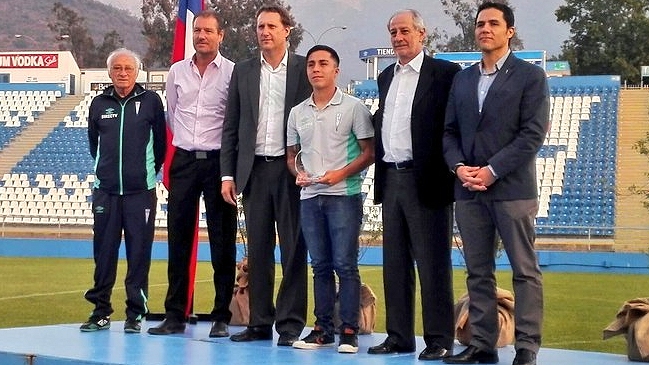 Jaime Carreño fue elegido el mejor jugador del fútbol formativo de Universidad Católica en 2016