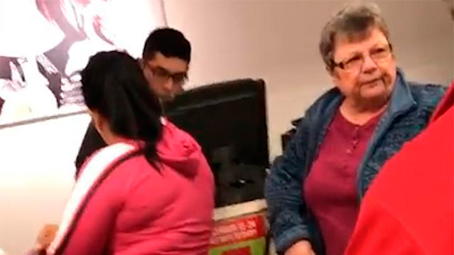 Video que muestra a una estadounidense insultando a dos latinas indigna a redes sociales