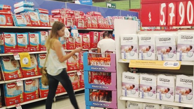 Sernac por colusión de pañales: Fijar precios es un atentado brutal a la libre competencia