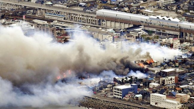Gran incendio afectó a 140 edificios en pueblo de Japón