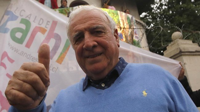 Alcalde de Ñuñoa sufrió peligroso accidente a 12 pisos de altura