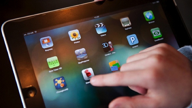 Cuba inauguró su primera fábrica de computadores portátiles y tablets