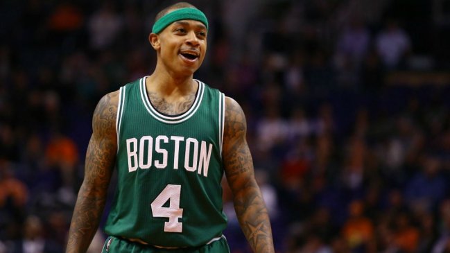 Boston Celtics derribó a New York Knicks en un friccionado duelo de la Conferencia Este