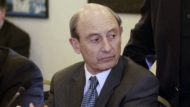 Oficialismo emplaza a Presidenta Bachelet a definir situación de Cheyre en Servel