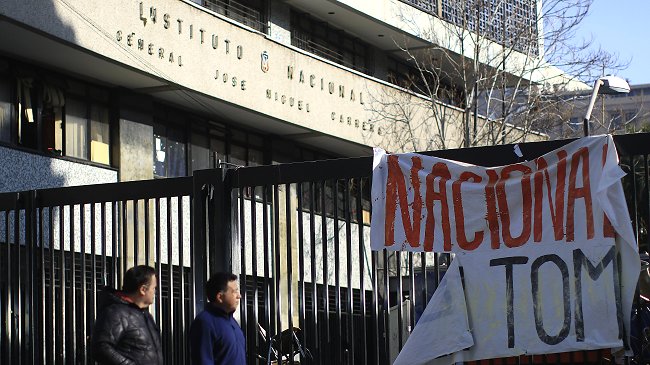 El Instituto Nacional quedó, por primera vez, fuera de los mejores 100 colegios PSU