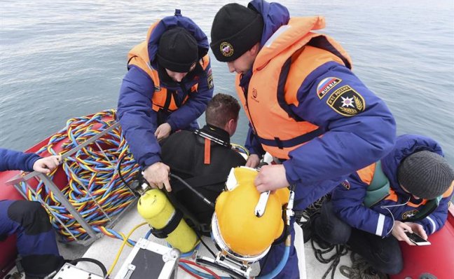 Rescatistas han recuperado 15 cadáveres y 239 restos humanos en tragedia de avión ruso