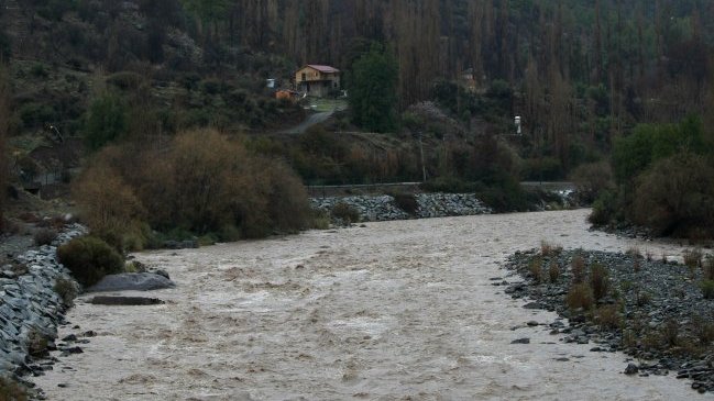 Encuentran sin vida a joven desaparecido en Navidad en el Río Maipo