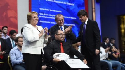 La Presidenta Bachelet entregó Premio Nacional del Deporte a Juan Carlos Garrido