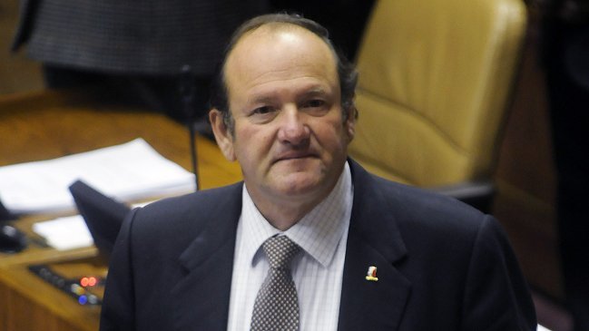 Diputado UDI Ramón Barros sufrió pre infarto y está hospitalizado