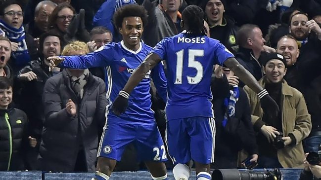 Chelsea brilló ante Stoke City y cerró el año como líder absoluto de la Premier League