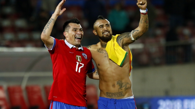 Los saludos de fin de año de Vidal y Medel