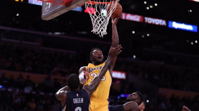 Los Lakers cortaron racha negativa con triunfo ante Memphis