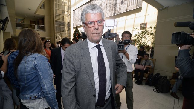 Segpres defendió permitir que parlamentarios postulen a cargo de intendente