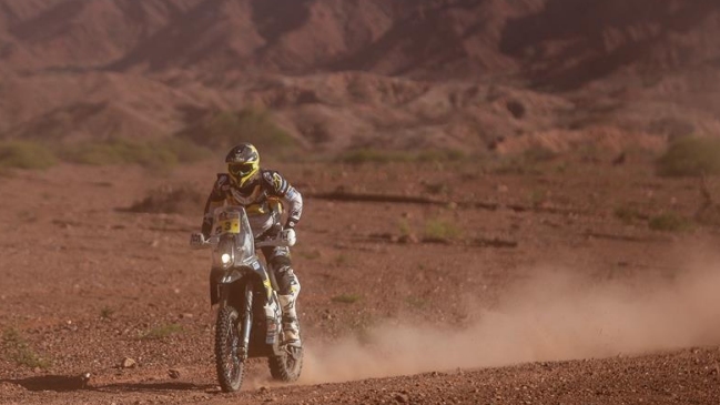 Pablo Quintanilla avanzó al segundo puesto en la general tras retiro de Toby Price