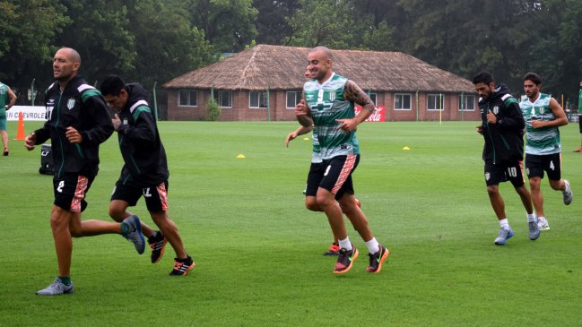 Santiago Silva decidió no continuar en Banfield y se acerca a Universidad Católica
