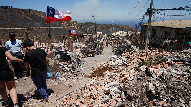 Damnificados de Valparaíso denuncian haber recibido 
