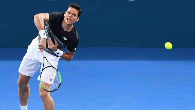 Milos Raonic reaccionó para vencer a Rafael Nadal y mantener la defensa de su título en Brisbane