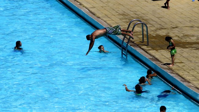 Niño de cuatro años se ahogó en la piscina mientras su mamá revisaba el celular