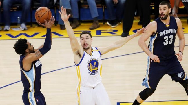 Memphis Grizzlies derrotó en tiempo suplementario a Golden State Warriors en la NBA