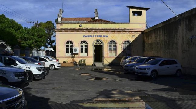 Brasil: Policías encontraron dos cuerpos enterrados en cárcel donde se produjo masacre