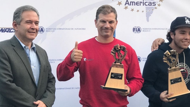 Luis Ignacio Rosselot terminó tercero en carrera de karting disputada en México