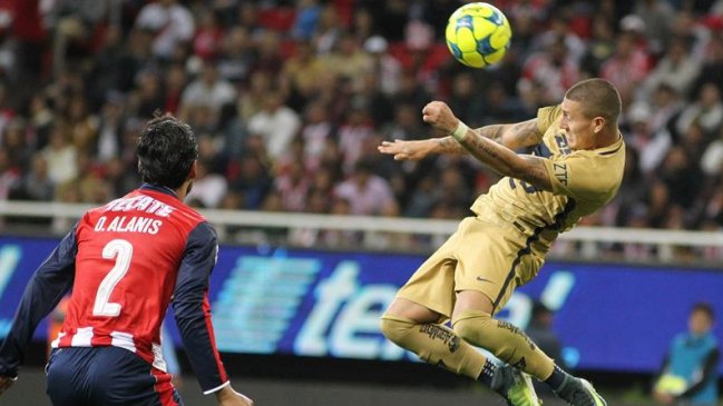 Chivas de Guadalajara amargó el estreno de Pumas de la UNAM en el Clausura mexicano