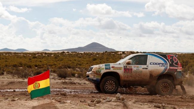 La octava etapa del Dakar fue acortada por el desborde de un río