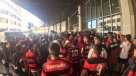 Darío Conca fue recibido en Río por un centenar de hinchas de Flamengo