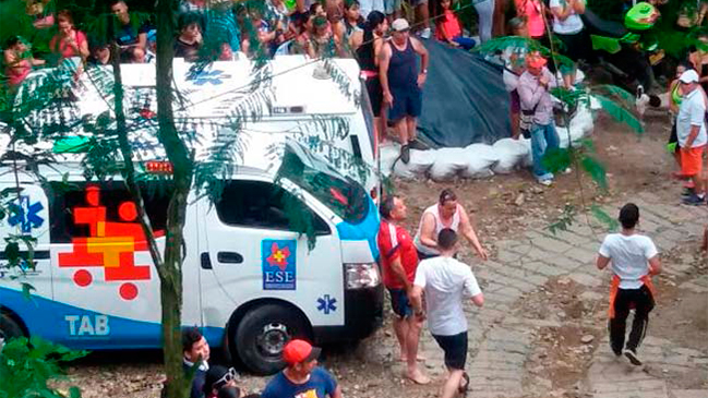 Al menos 11 personas murieron al voltearse un puente colgante en Colombia