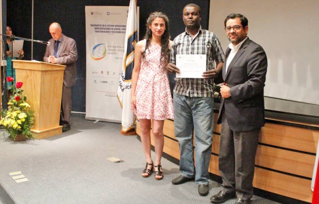 Haitianos certificaron conocimiento de español en Universidad Católica del Maule