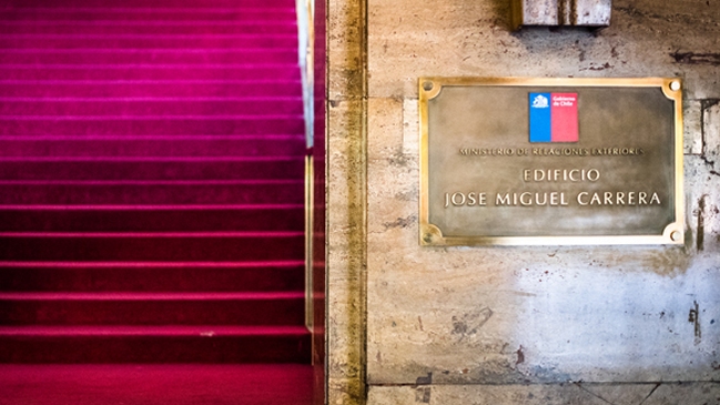 Presidenta Bachelet nombró nuevos embajadores en Francia, Japón y Uruguay