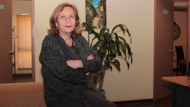 Ex ministra Molina llamó a vacunación preventiva contra la rabia por aumento de murciélagos