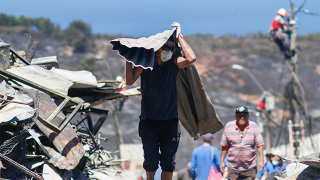 Incendio en Valparaíso: Intendente espera 
