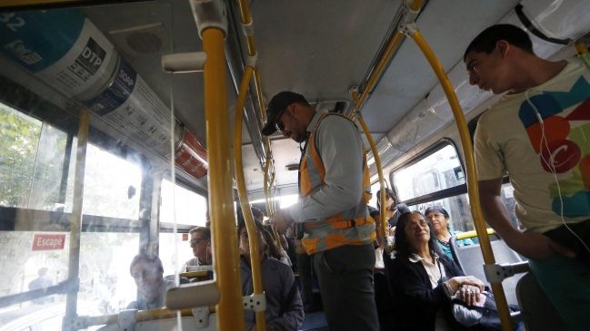 Evasión en el Transantiago: Proponen subsidio para personas bajo la línea de la pobreza