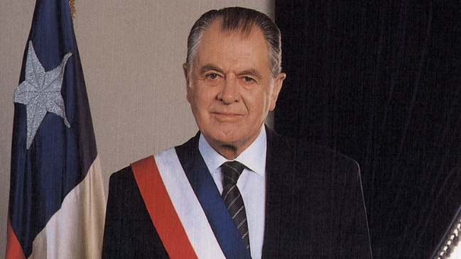 Congreso aprobó ley que permite erigir monumento en honor al ex Presidente Aylwin