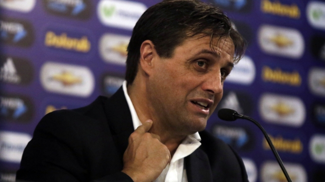 Guillermo Hoyos: Eugenio Mena es un jugador muy interesante