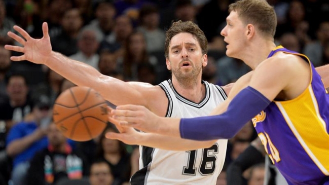 Spurs humillaron a los Lakers con un brillante Pau Gasol