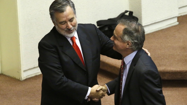 Ignacio Walker: No nos dejaremos pautear por el senador Guillier ni por nadie