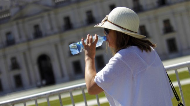 Ola de calor: Santiago registró una máxima de 35,7 grados este viernes