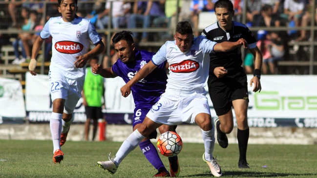 Deportes Melipilla goleó a Santa Cruz y le puso presión a Barnechea en Segunda División