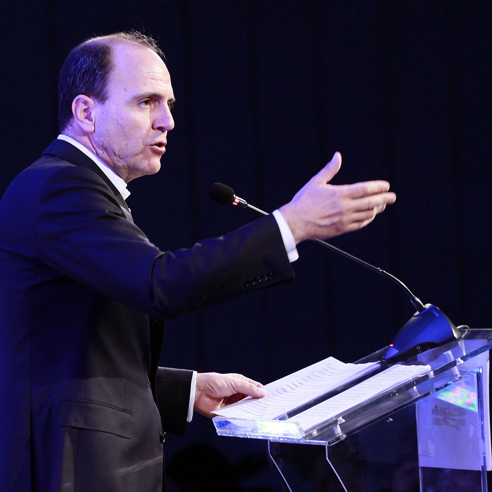 Timonel RN en picada contra Guillier: 