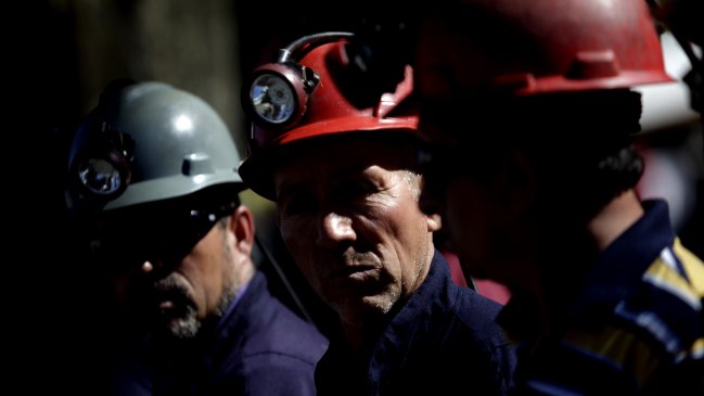 Mineros de Curanilahue dejaron el yacimiento tras 43 días de huelga