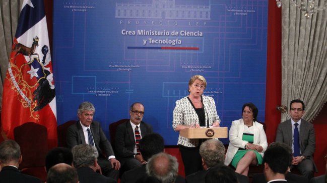 Presidenta Bachelet firmó proyecto que crea el Ministerio de Ciencia y Tecnología
