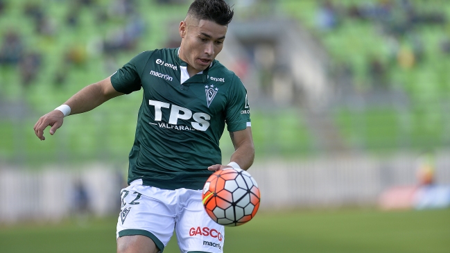 En Santiago Wanderers están dispuestos a escuchar una oferta de U. de Chile por Oscar Opazo