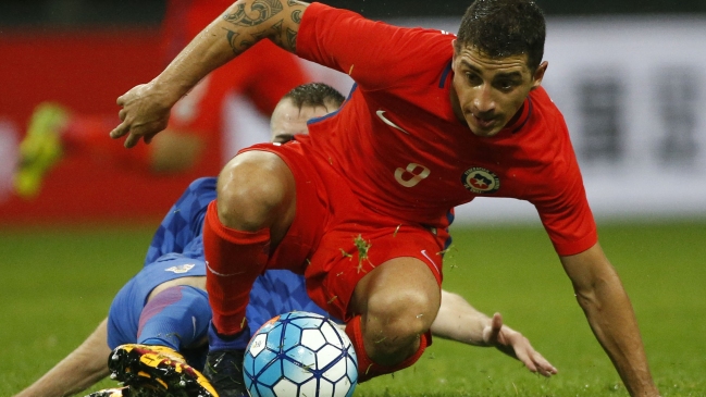 Guillermo Hoyos tiene como prioridad reforzar a U. de Chile con Carlos Carmona