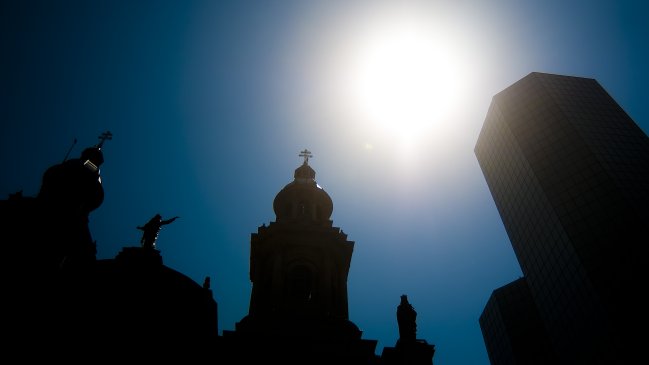 Temperaturas llegarán hasta los 40 grados este fin de semana en la zona central