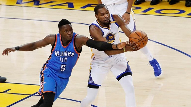 Kevin Durant anotó 40 puntos en triunfo de los Warriors ante Oklahoma