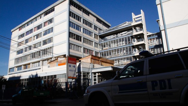 Trabajador se encuentra en riesgo vital tras sufrir accidente en Hospital Carlos Van Buren