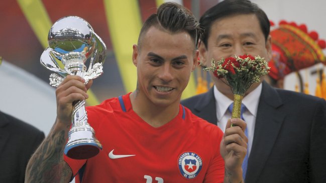 Flamengo reconoció interés por contar con Eduardo Vargas