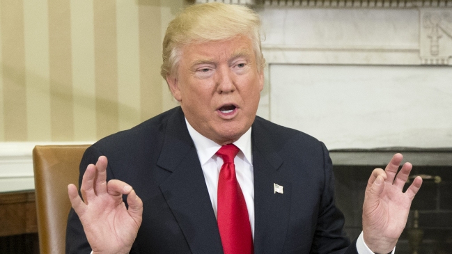Trump ofrece su apoyo total a los servicios de inteligencia
